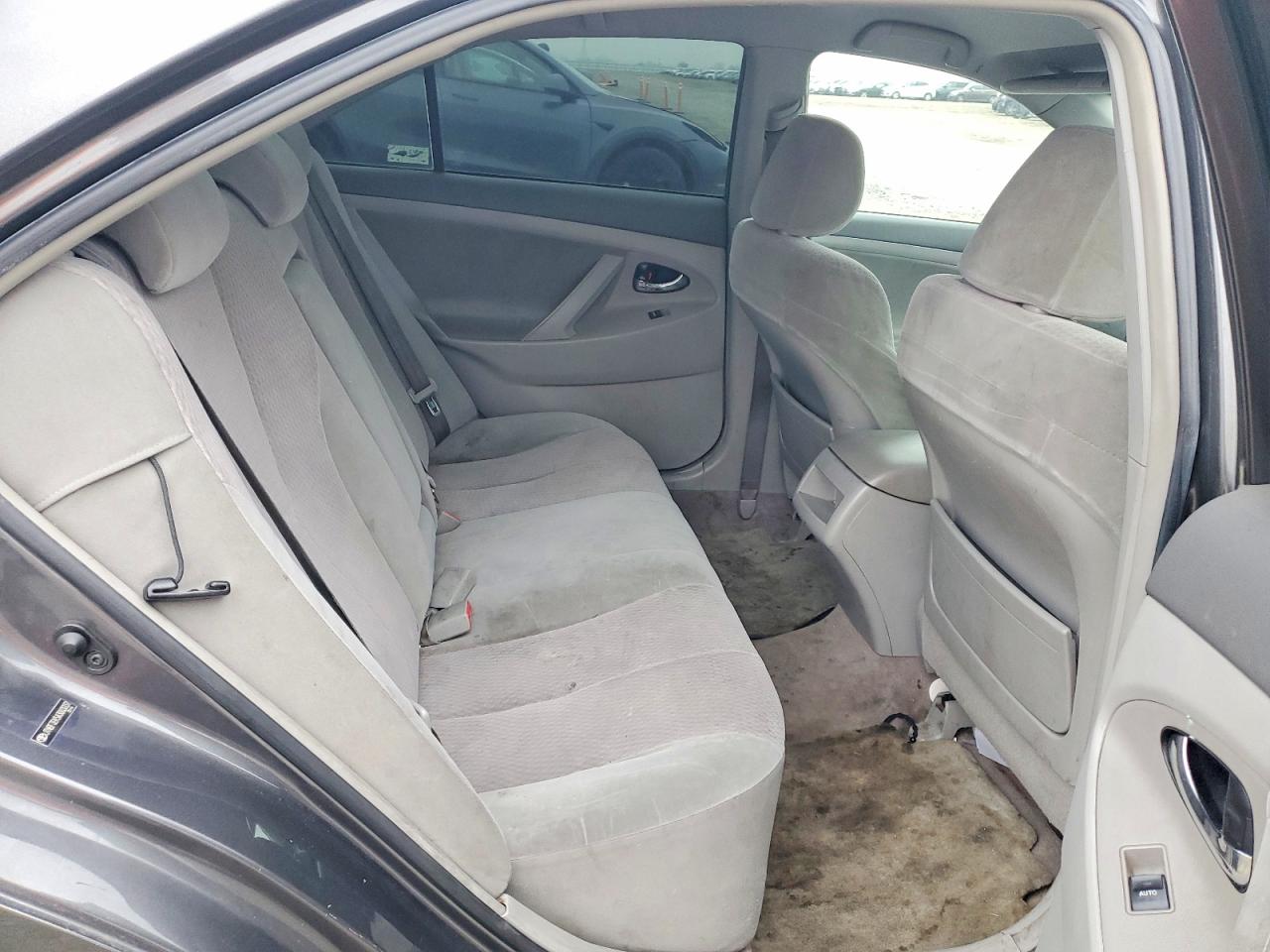 2010 TOYOTA CAMRY BASE photo 10