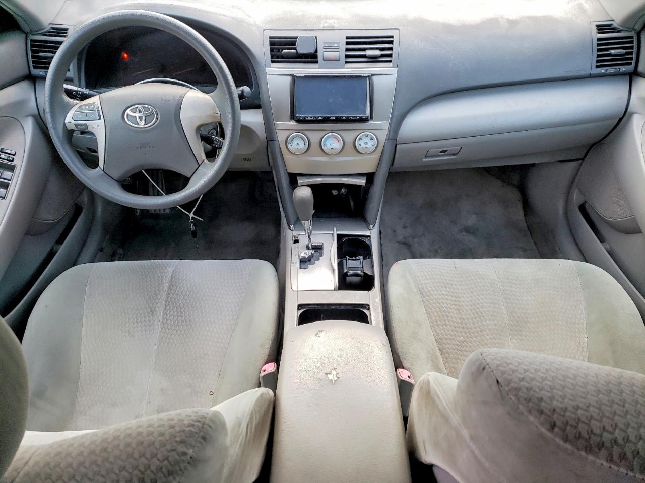 2010 TOYOTA CAMRY BASE photo 8