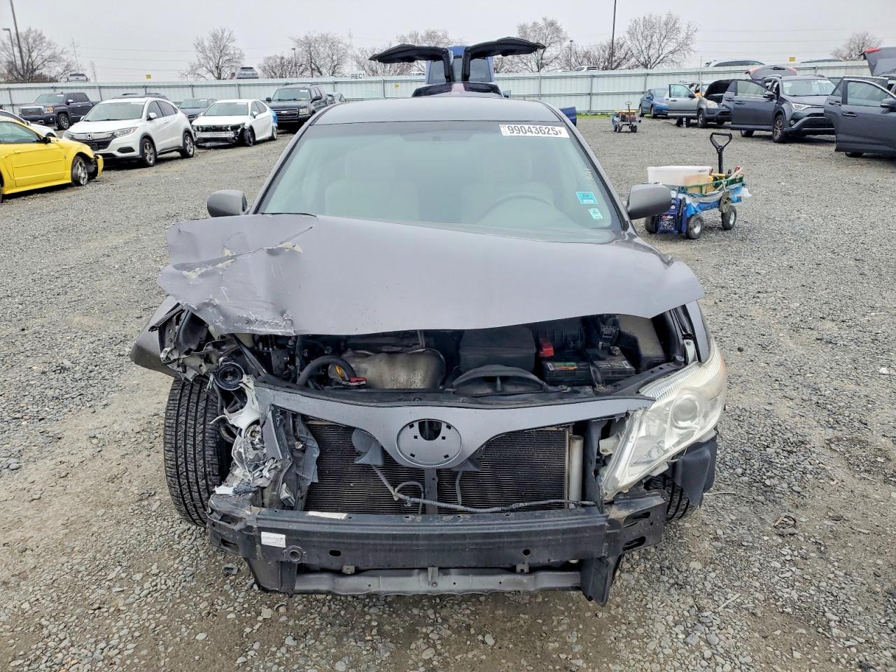 2010 TOYOTA CAMRY BASE photo 5