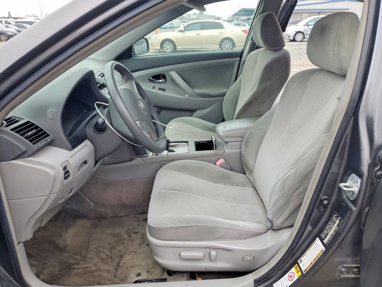 2010 TOYOTA CAMRY BASE photo 7