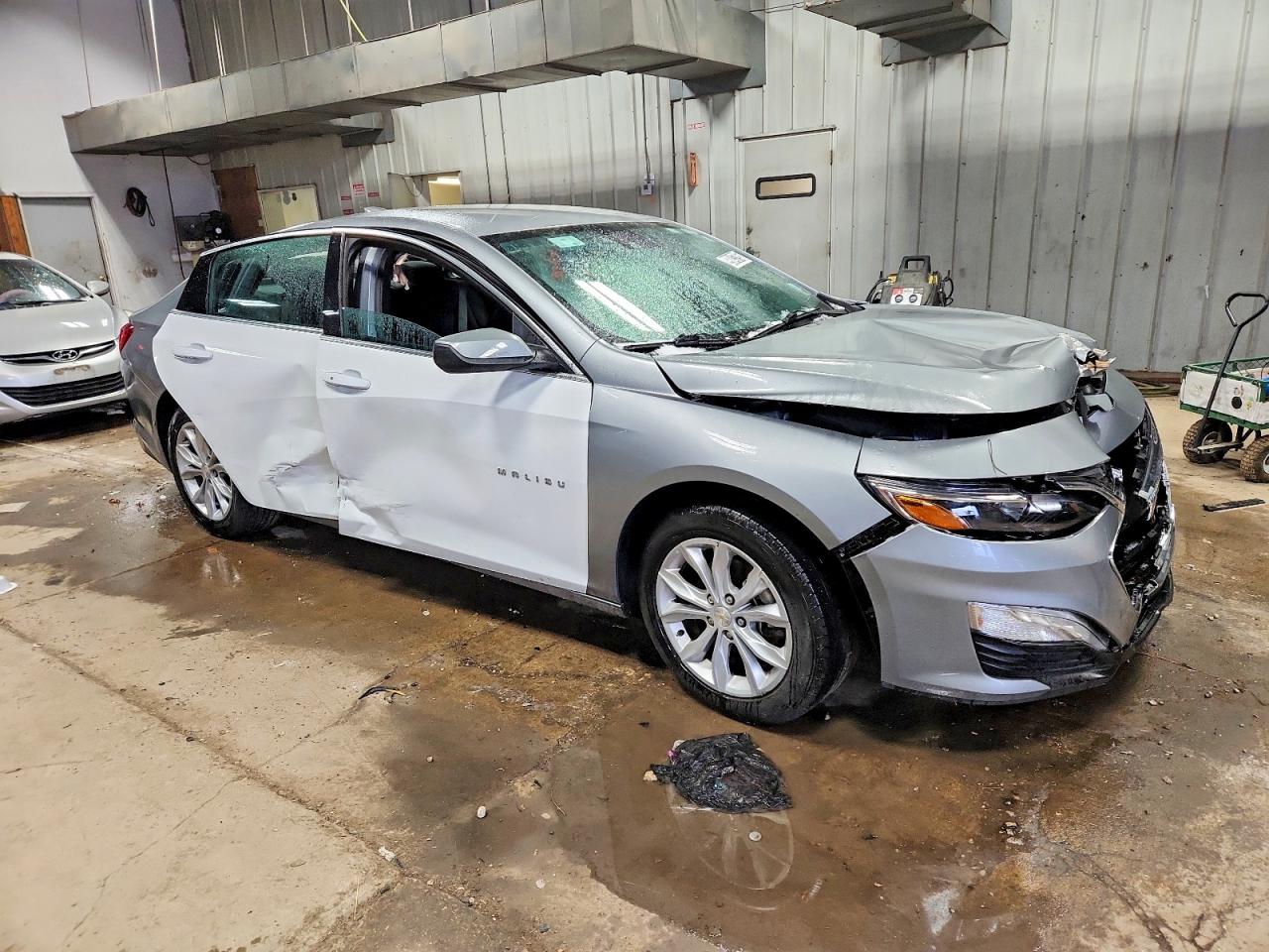 2024 CHEVROLET MALIBU LT photo 4