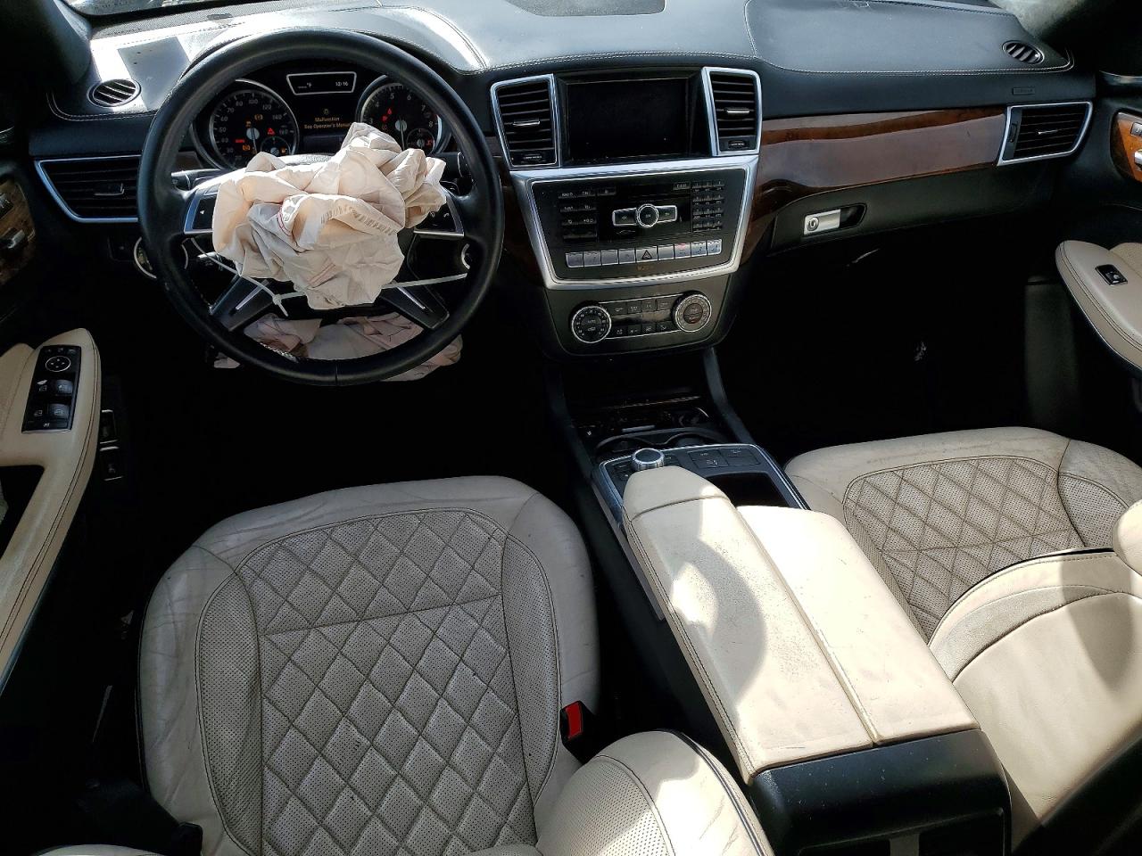 2015 MERCEDES-BENZ GL 550 4MATIC photo 8