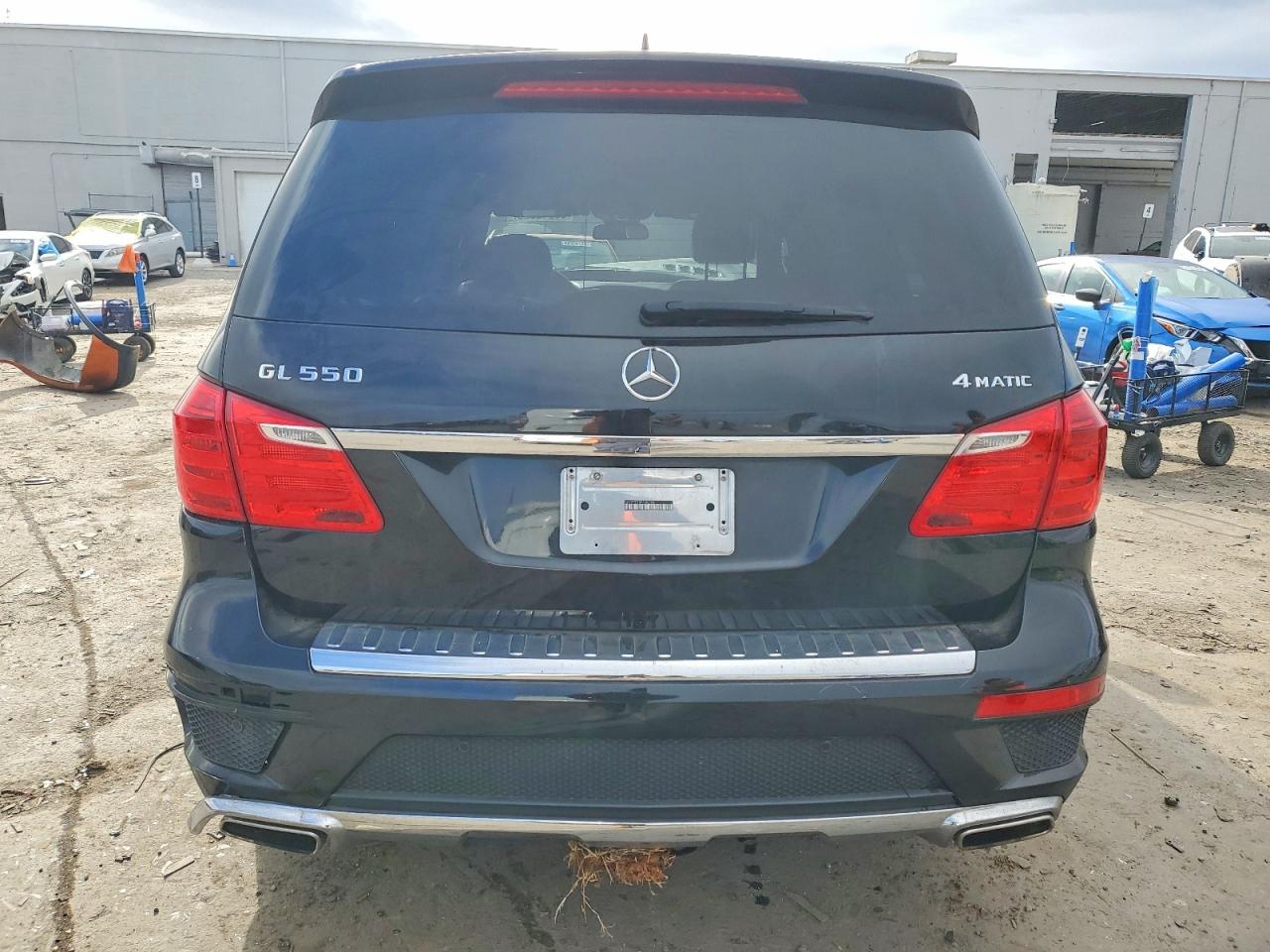 2015 MERCEDES-BENZ GL 550 4MATIC photo 6