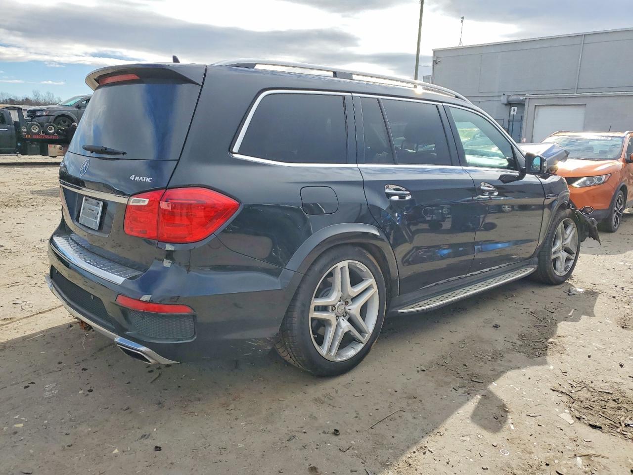 2015 MERCEDES-BENZ GL 550 4MATIC photo 3