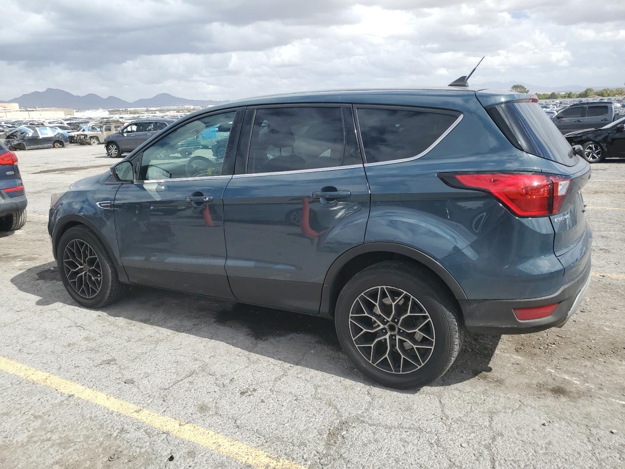 2019 FORD ESCAPE SE photo 3