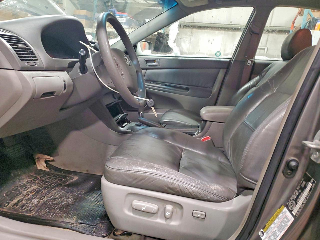 2005 TOYOTA CAMRY LE photo 7