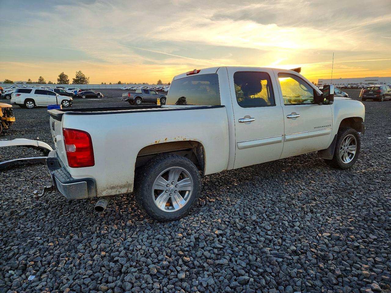 2009 CHEVROLET SILVERADO K1500 photo 3