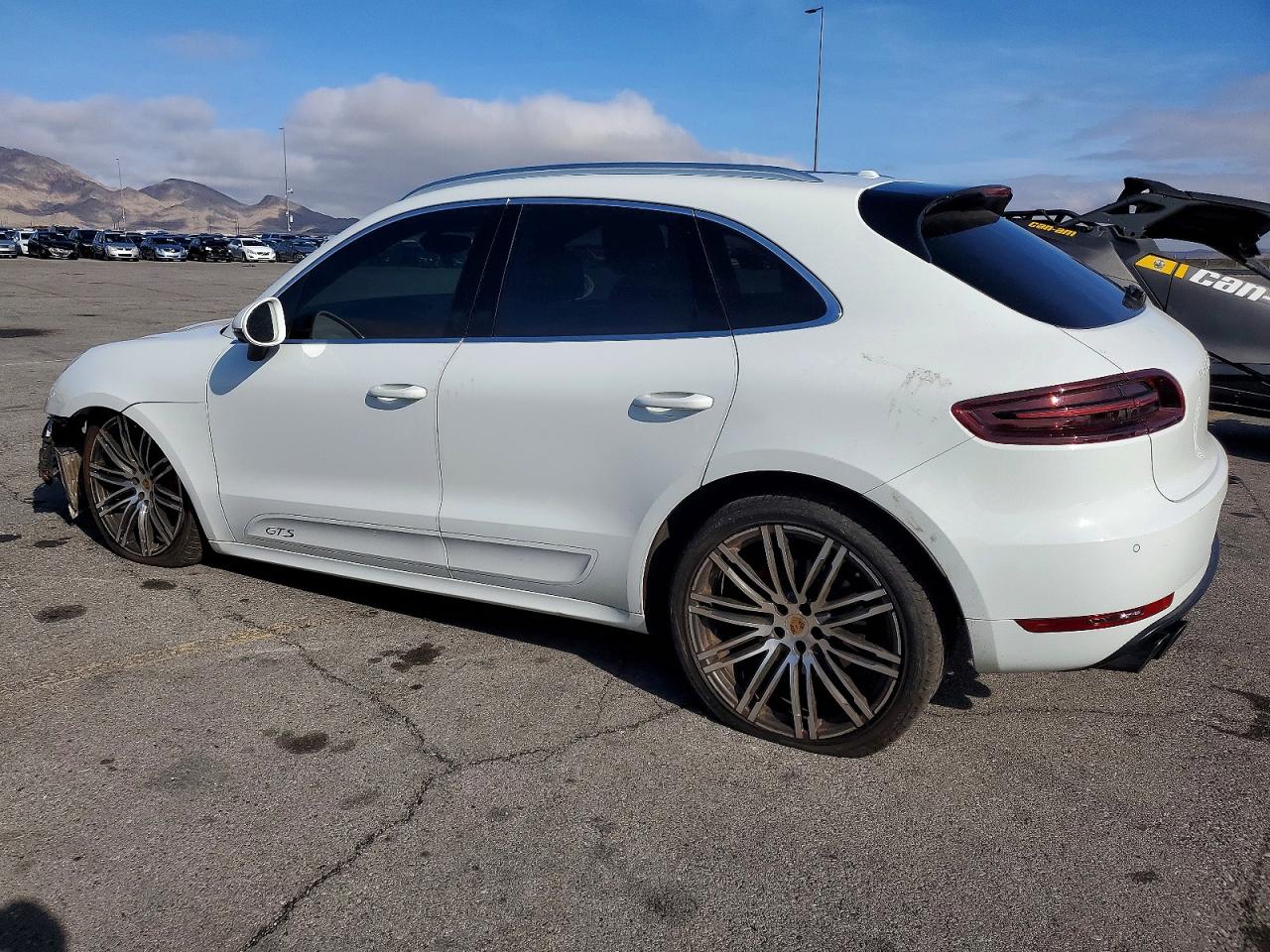 2018 PORSCHE MACAN GTS photo 2