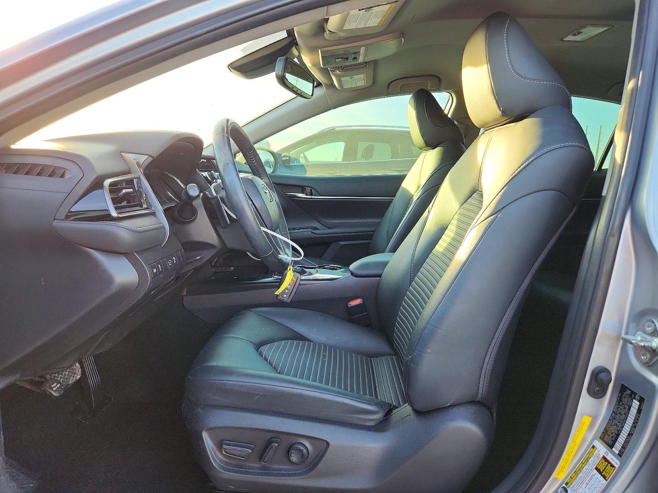 2019 TOYOTA CAMRY SE photo 7