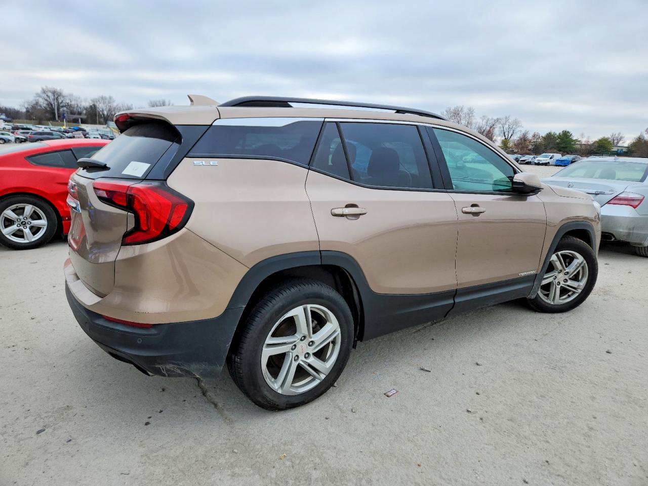 2018 GMC TERRAIN SLE photo 5
