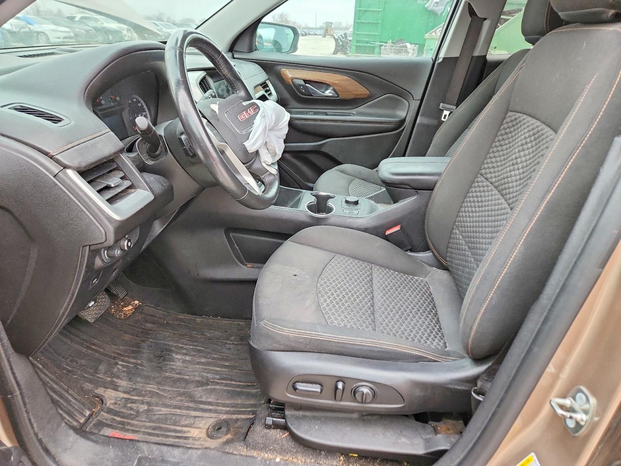 2018 GMC TERRAIN SLE photo 13