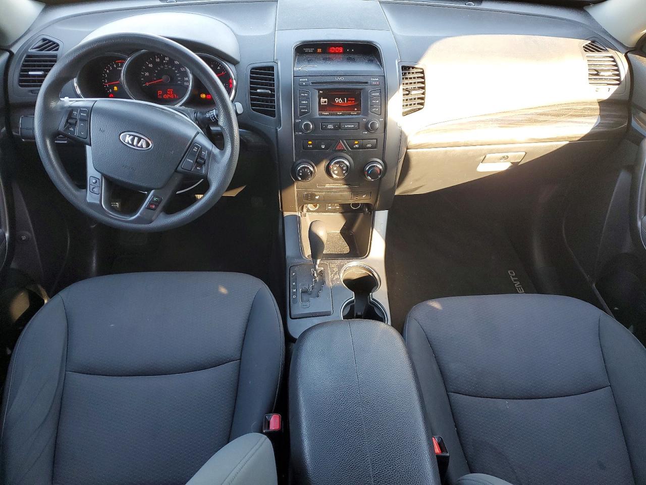 2013 KIA SORENTO LX photo 8