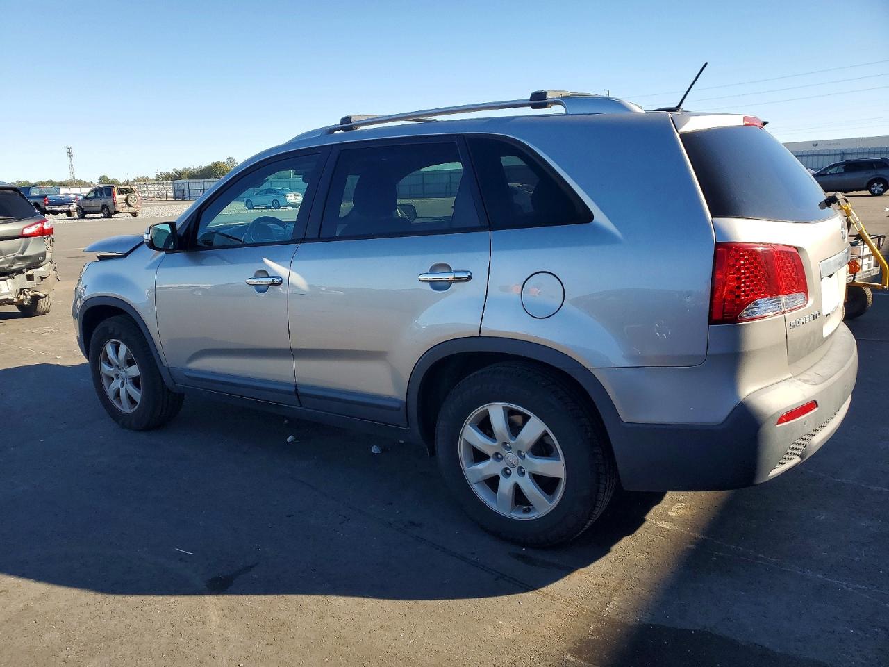 2013 KIA SORENTO LX photo 2