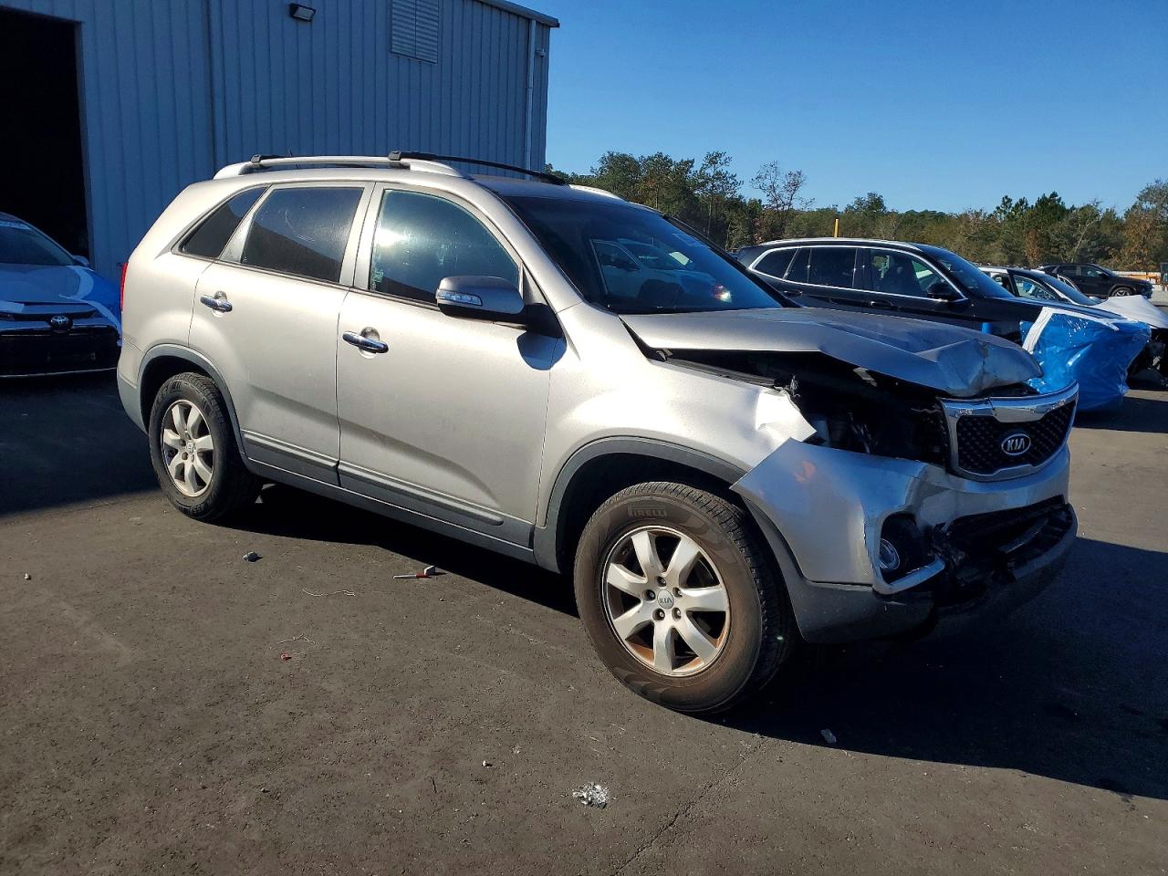 2013 KIA SORENTO LX photo 4