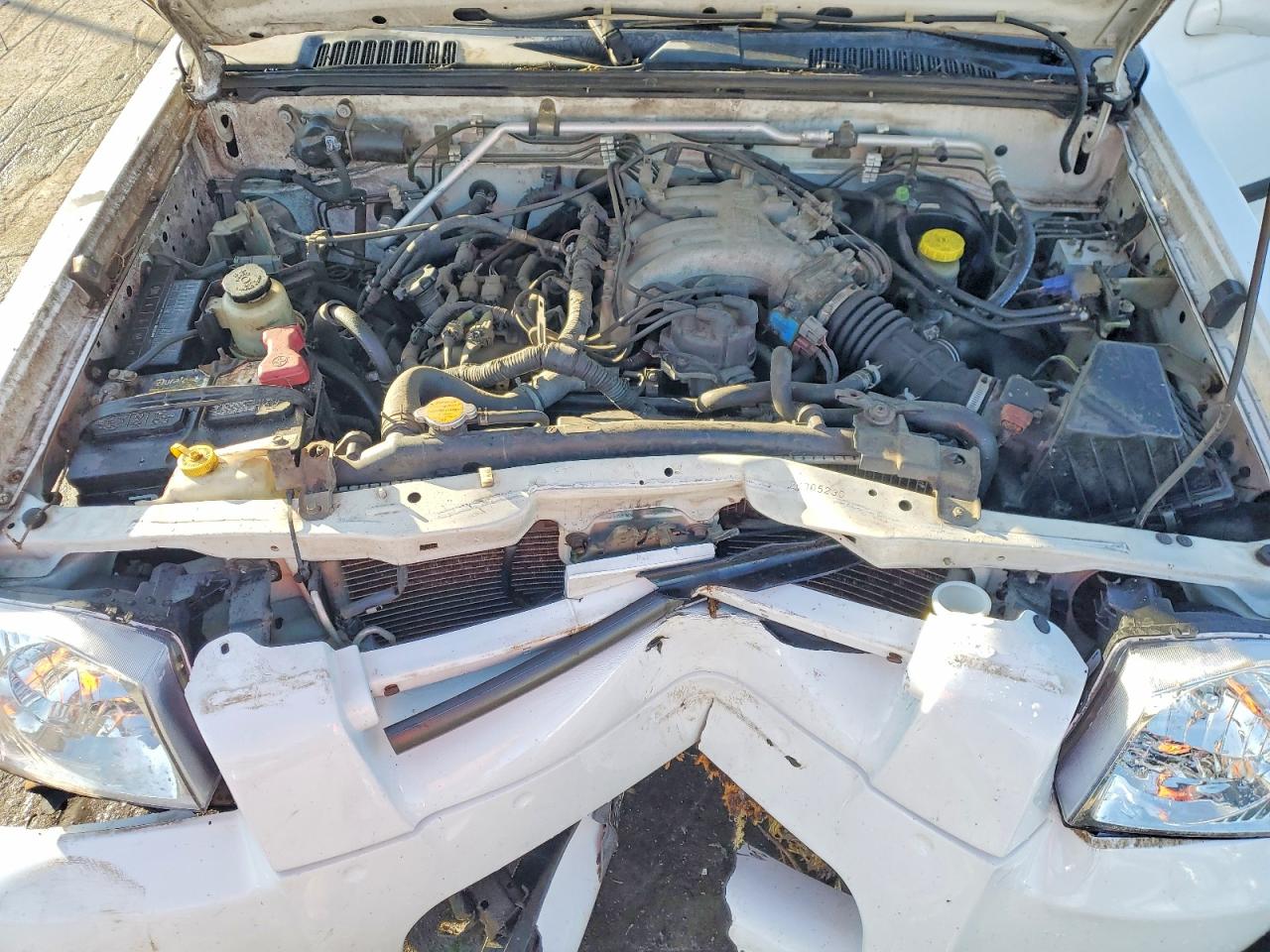 2002 NISSAN FRONTIER CREW CAB XE photo 11