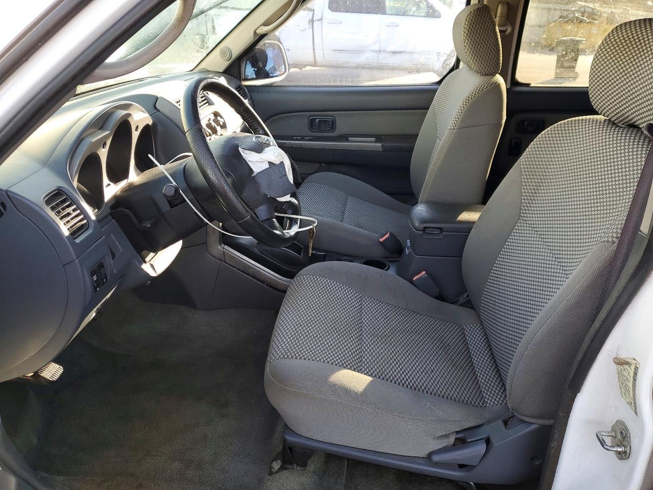 2002 NISSAN FRONTIER CREW CAB XE photo 7