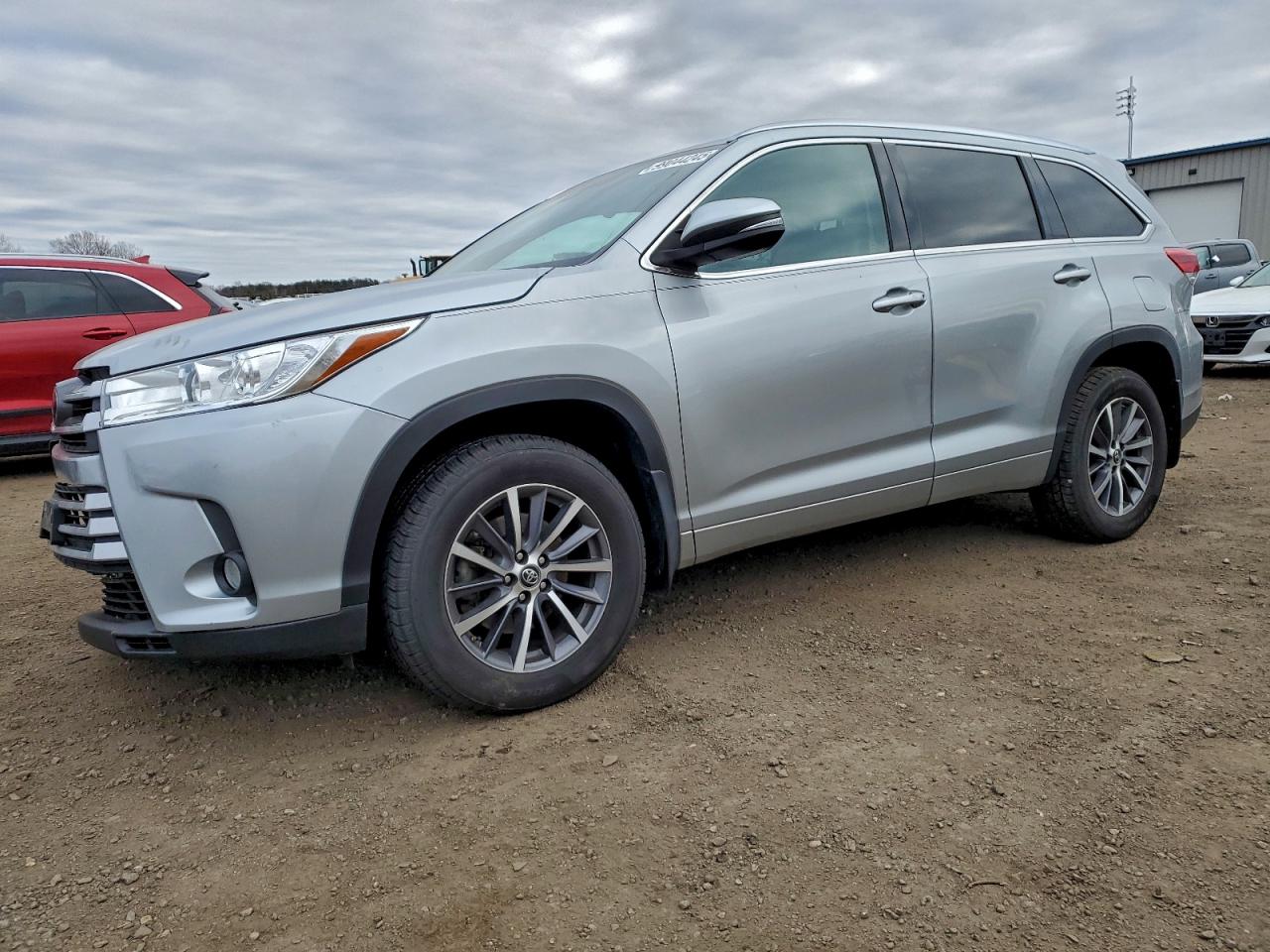 2017 TOYOTA HIGHLANDER