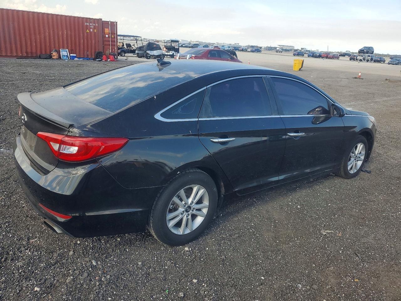2015 HYUNDAI SONATA SE photo 3