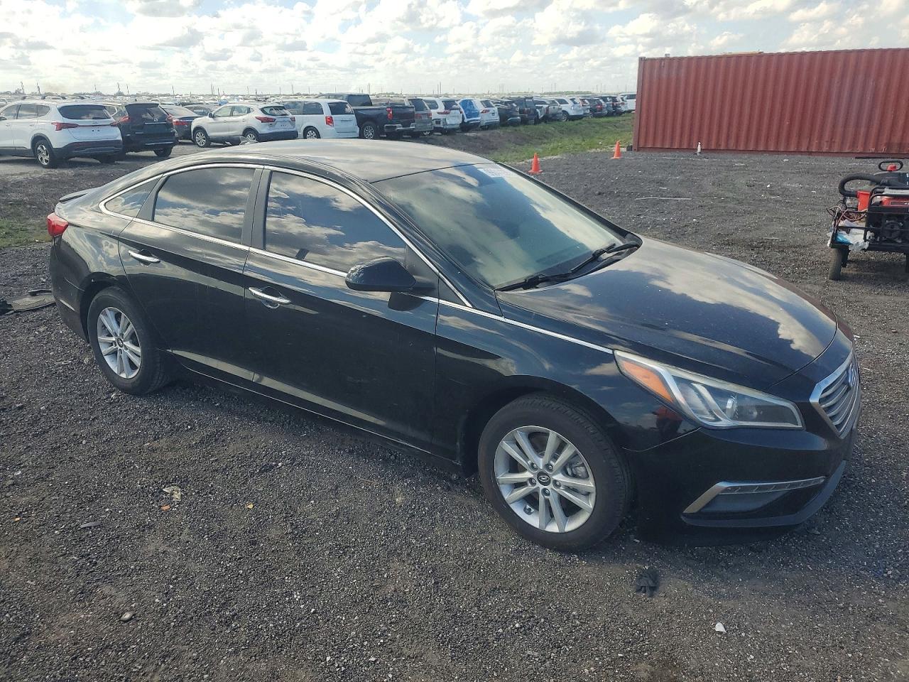2015 HYUNDAI SONATA SE photo 4