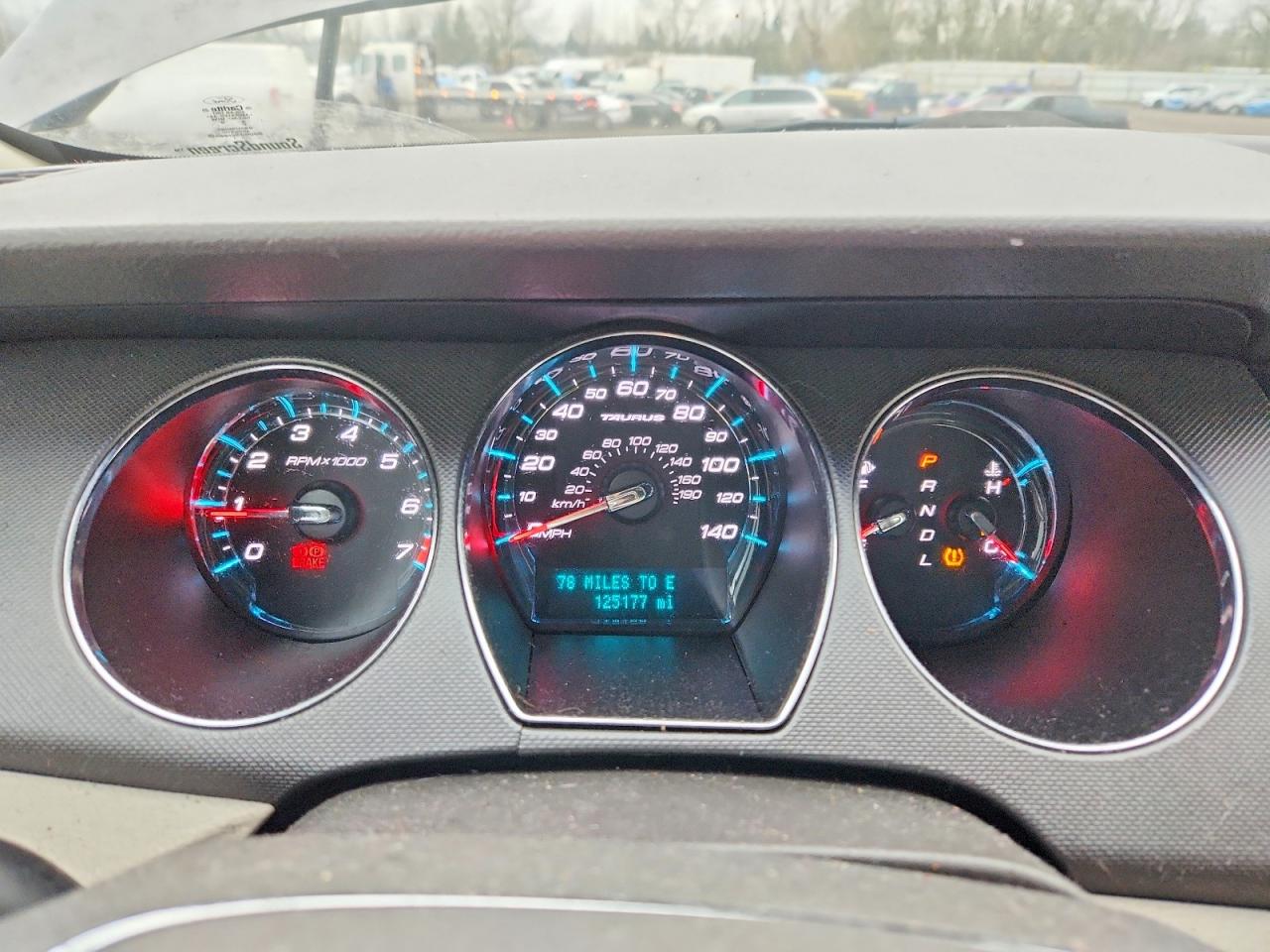 2012 FORD TAURUS SE photo 9