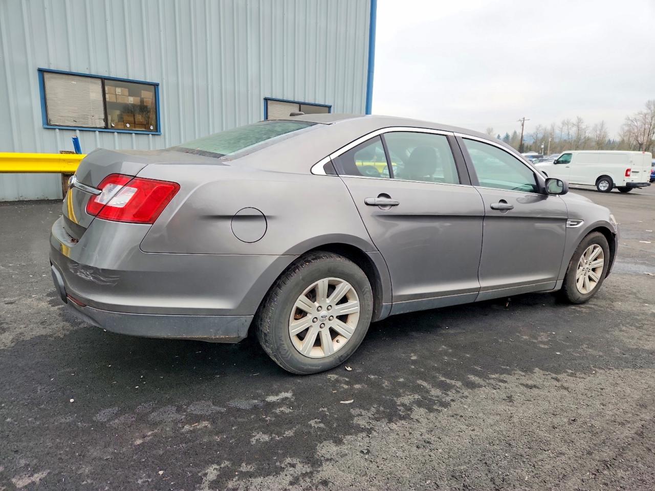 2012 FORD TAURUS SE photo 3
