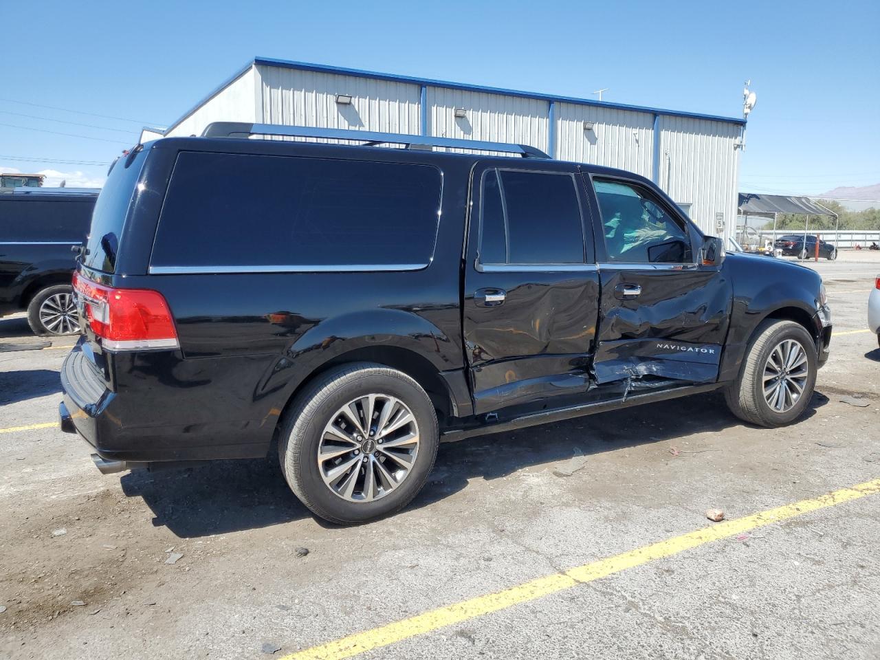 2017 LINCOLN NAVIGATOR L SELECT photo 3