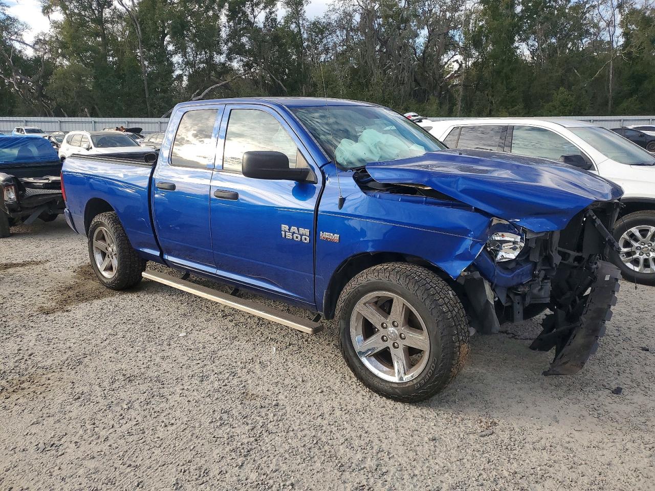2017 RAM 1500 ST photo 4