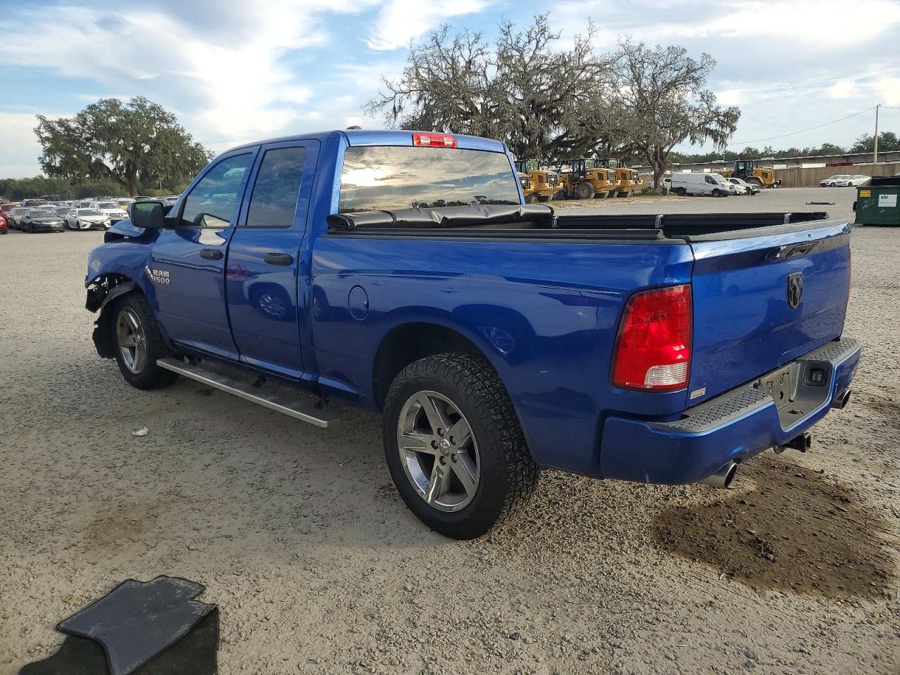 2017 RAM 1500 ST photo 2