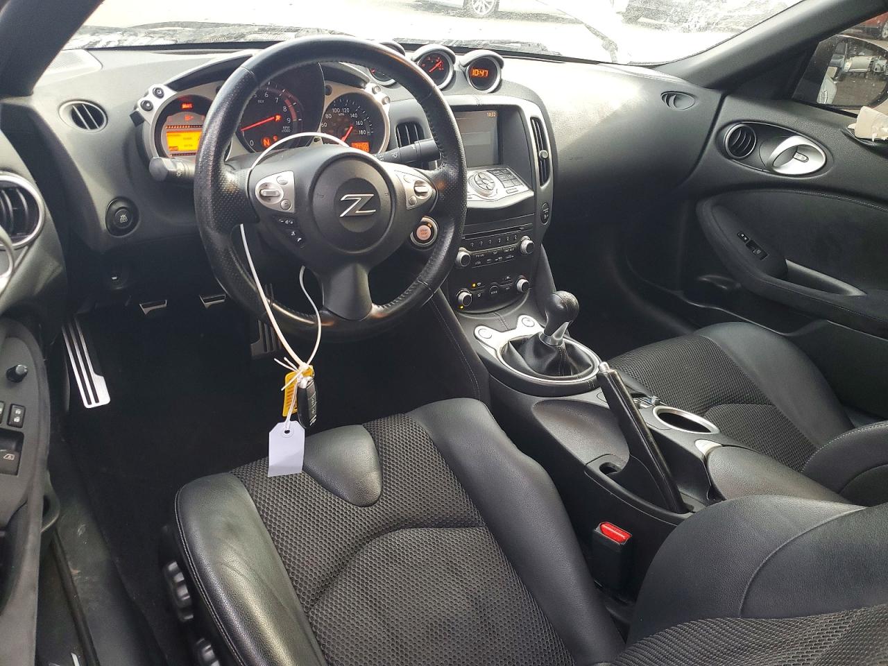 2010 NISSAN 370Z photo 8