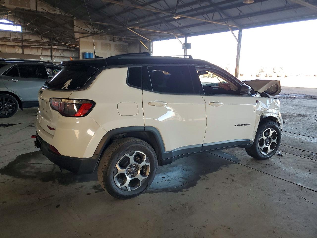 2022 JEEP COMPASS TRAILHAWK photo 3
