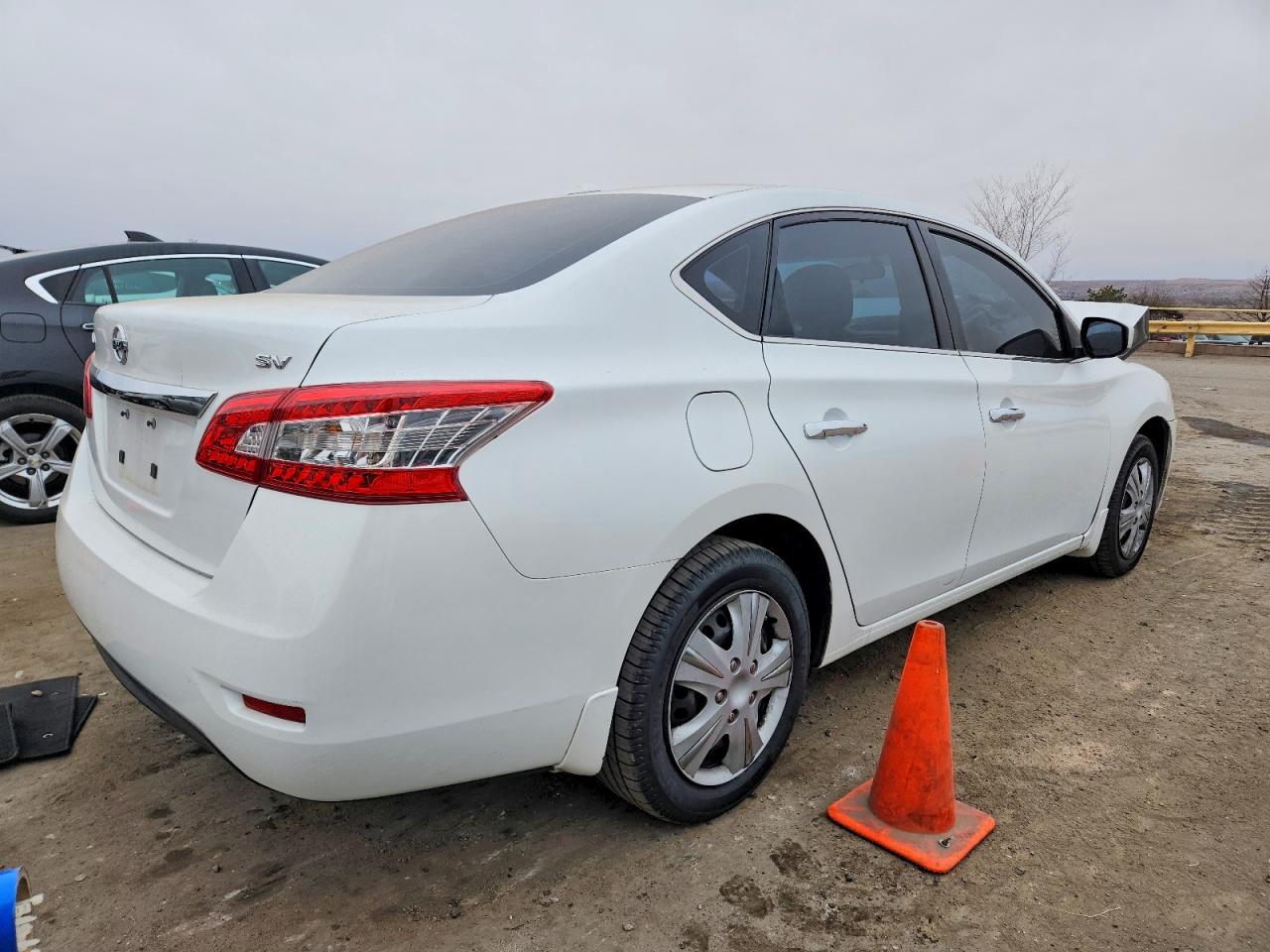 2015 NISSAN SENTRA S photo 3