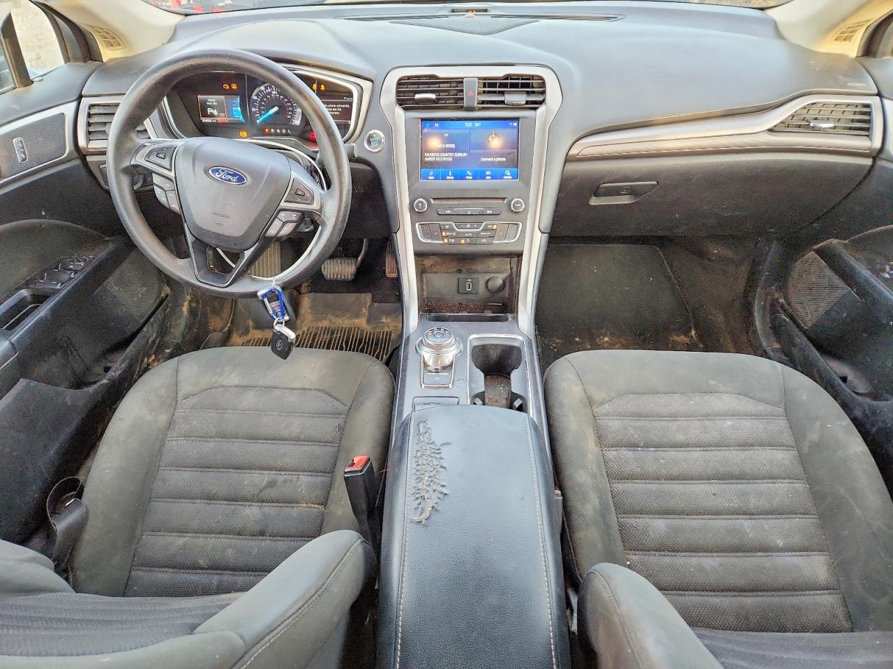 2017 FORD FUSION SE photo 8