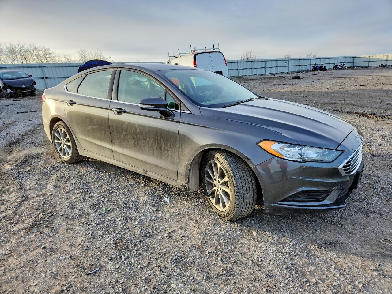 2017 FORD FUSION SE photo 4