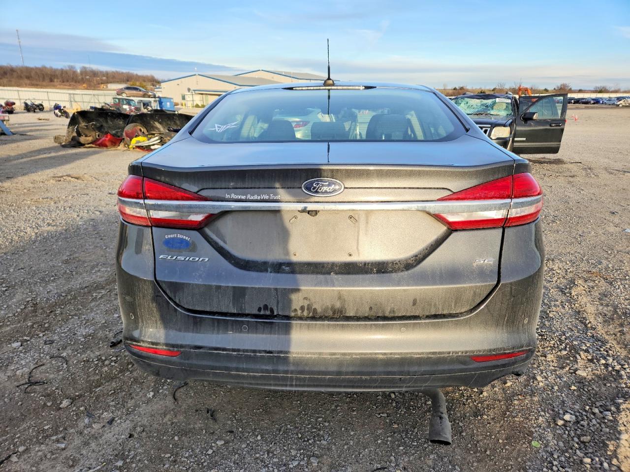 2017 FORD FUSION SE photo 6