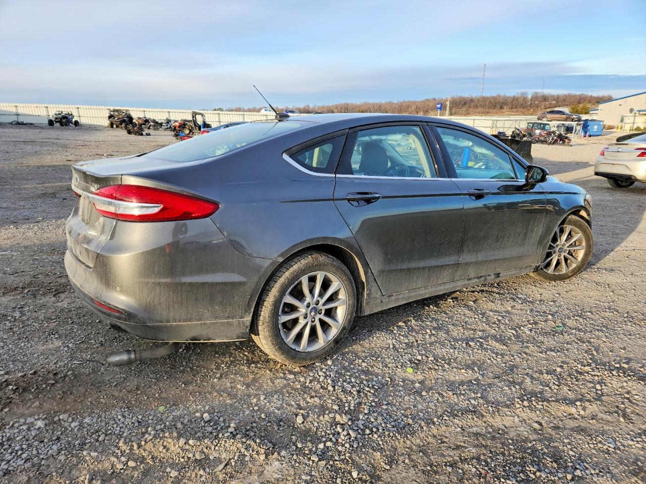 2017 FORD FUSION SE photo 3