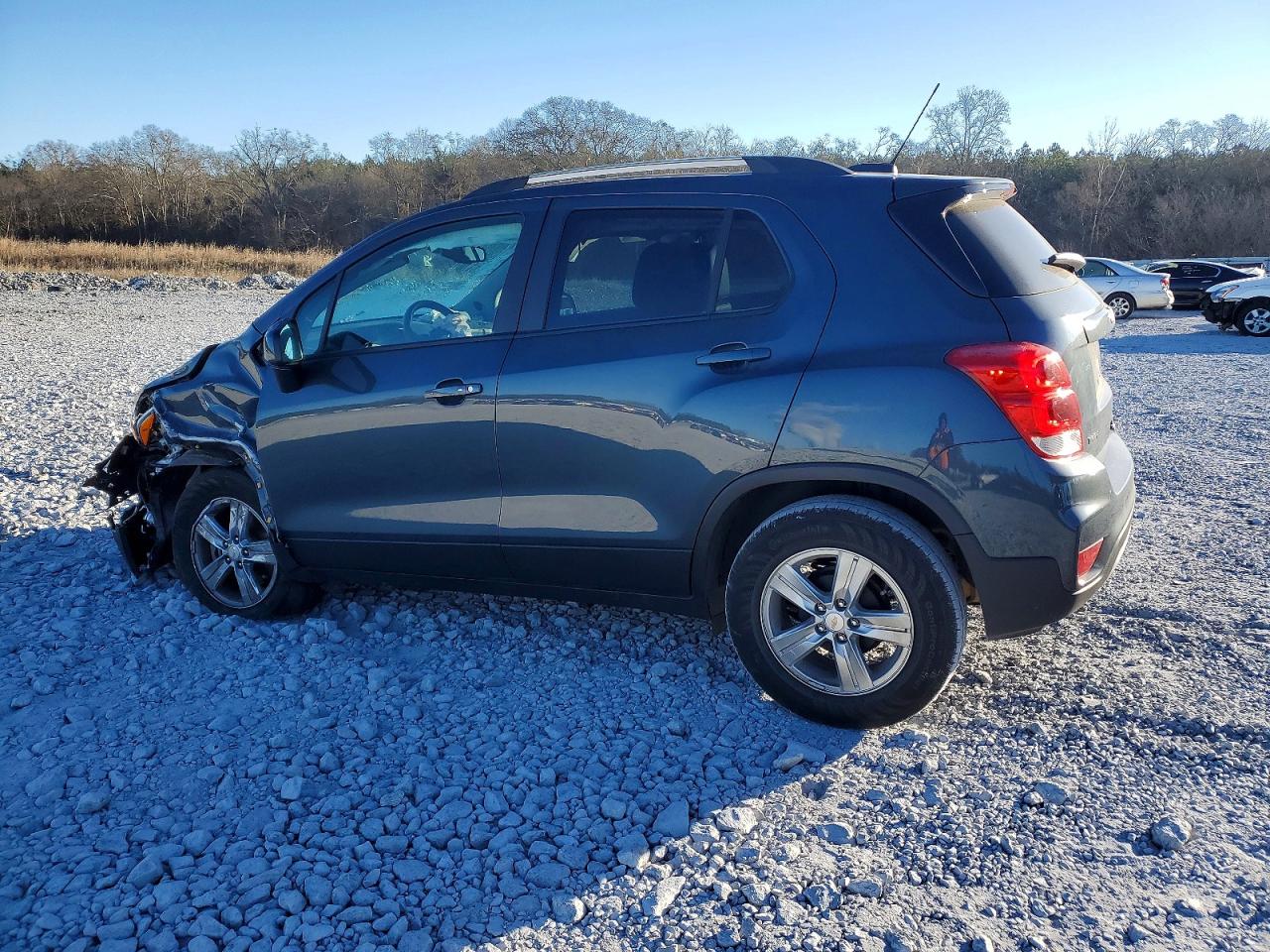 2022 CHEVROLET TRAX 1LT photo 2
