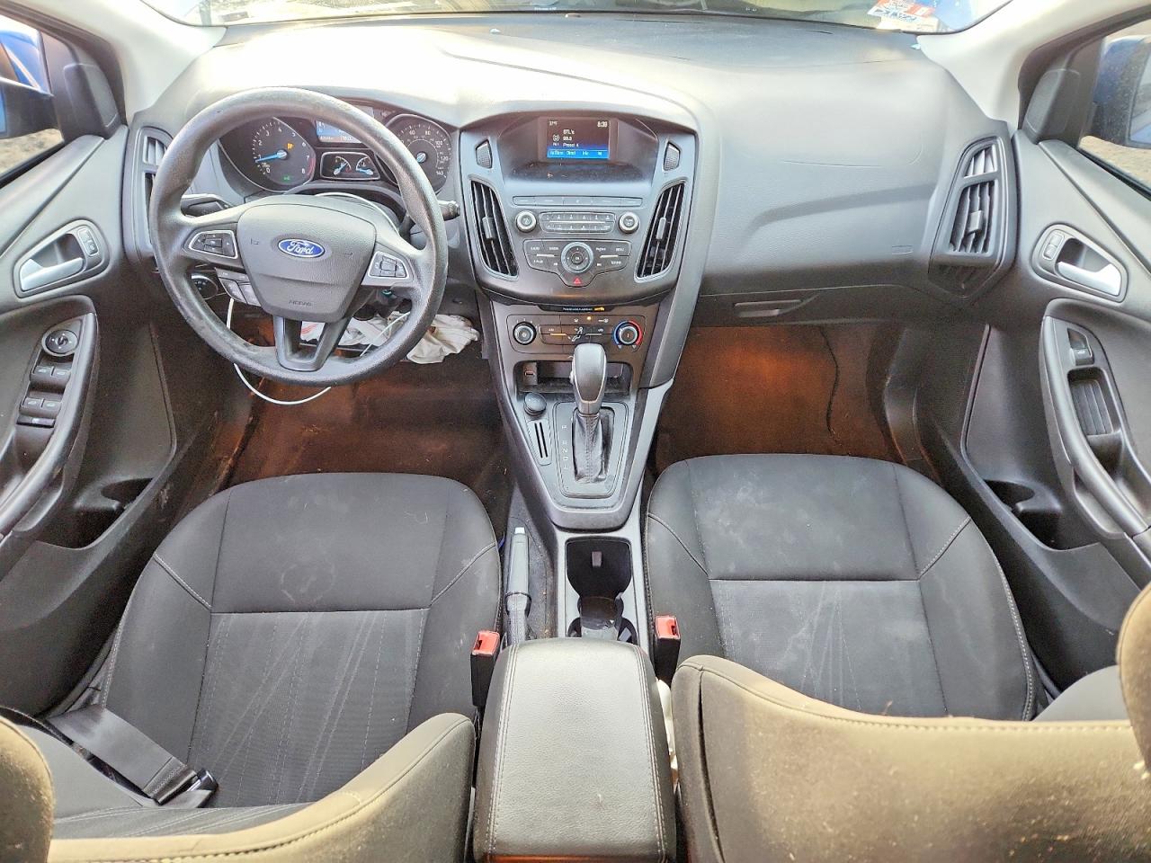 2018 FORD FOCUS SE photo 8