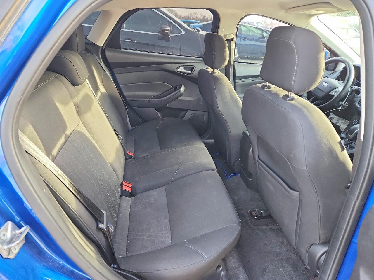 2018 FORD FOCUS SE photo 10