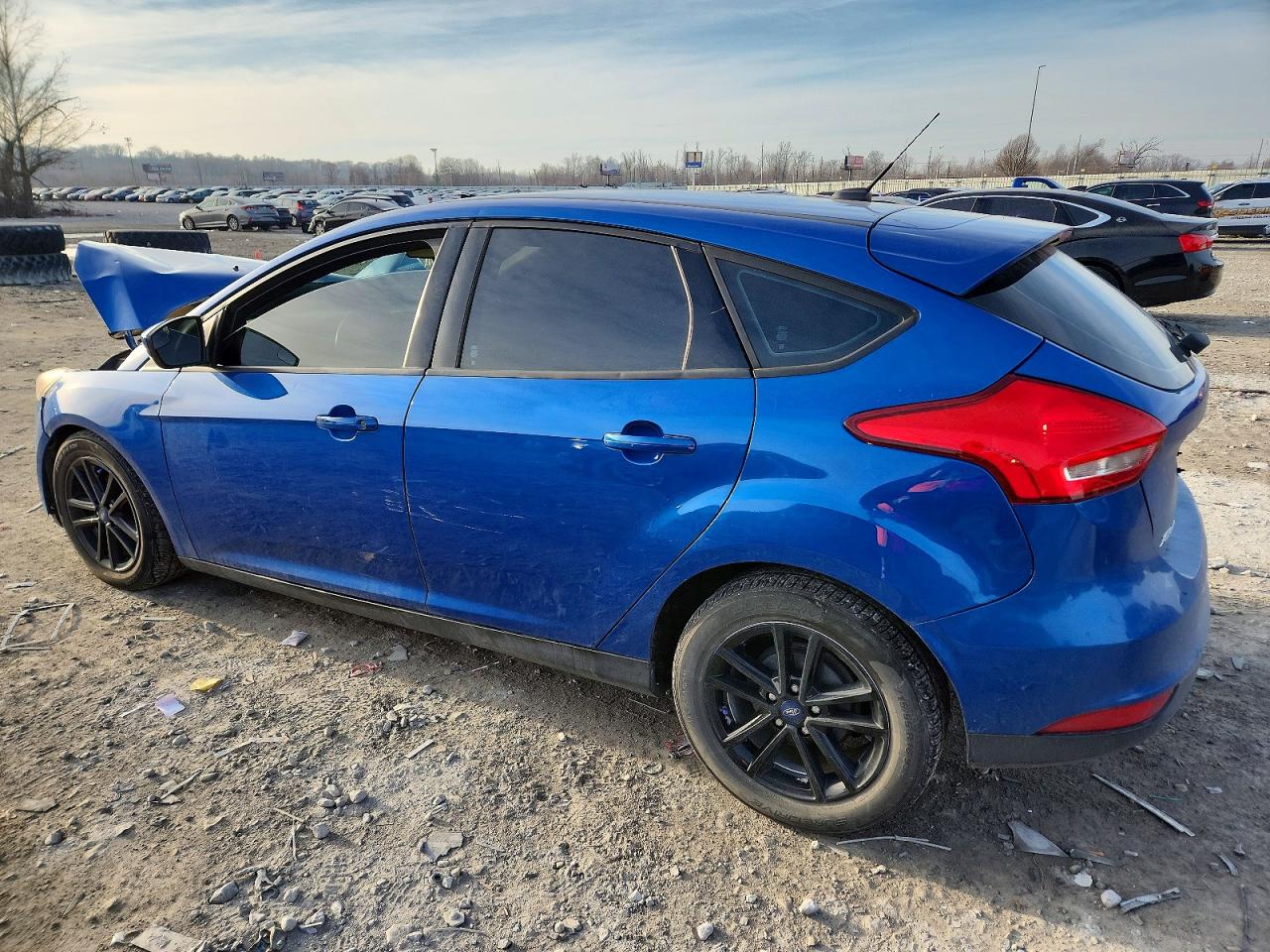 2018 FORD FOCUS SE photo 2