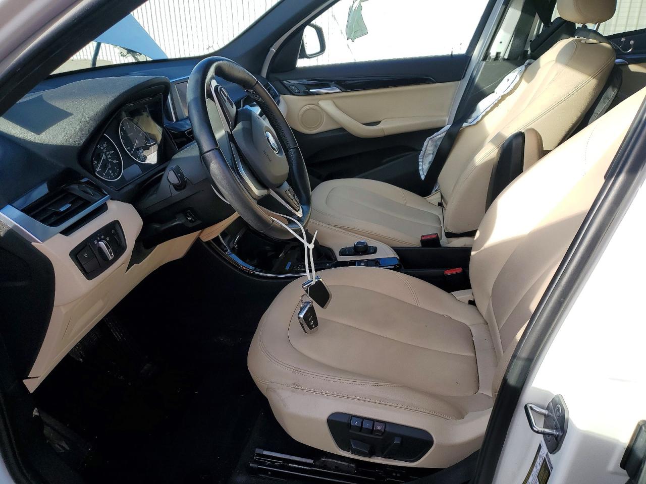 2016 BMW X1 XDRIVE28I photo 13