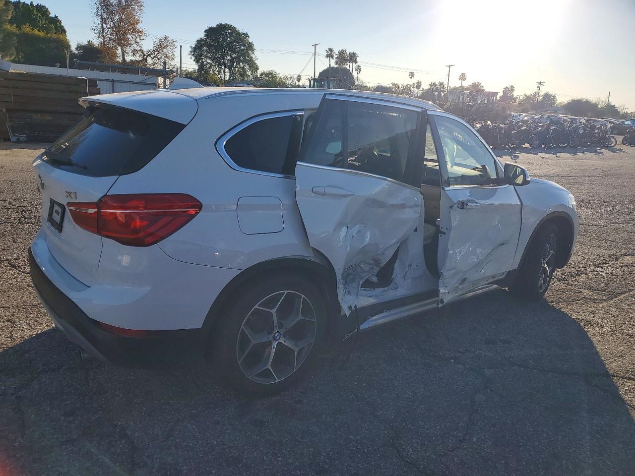 2016 BMW X1 XDRIVE28I photo 5