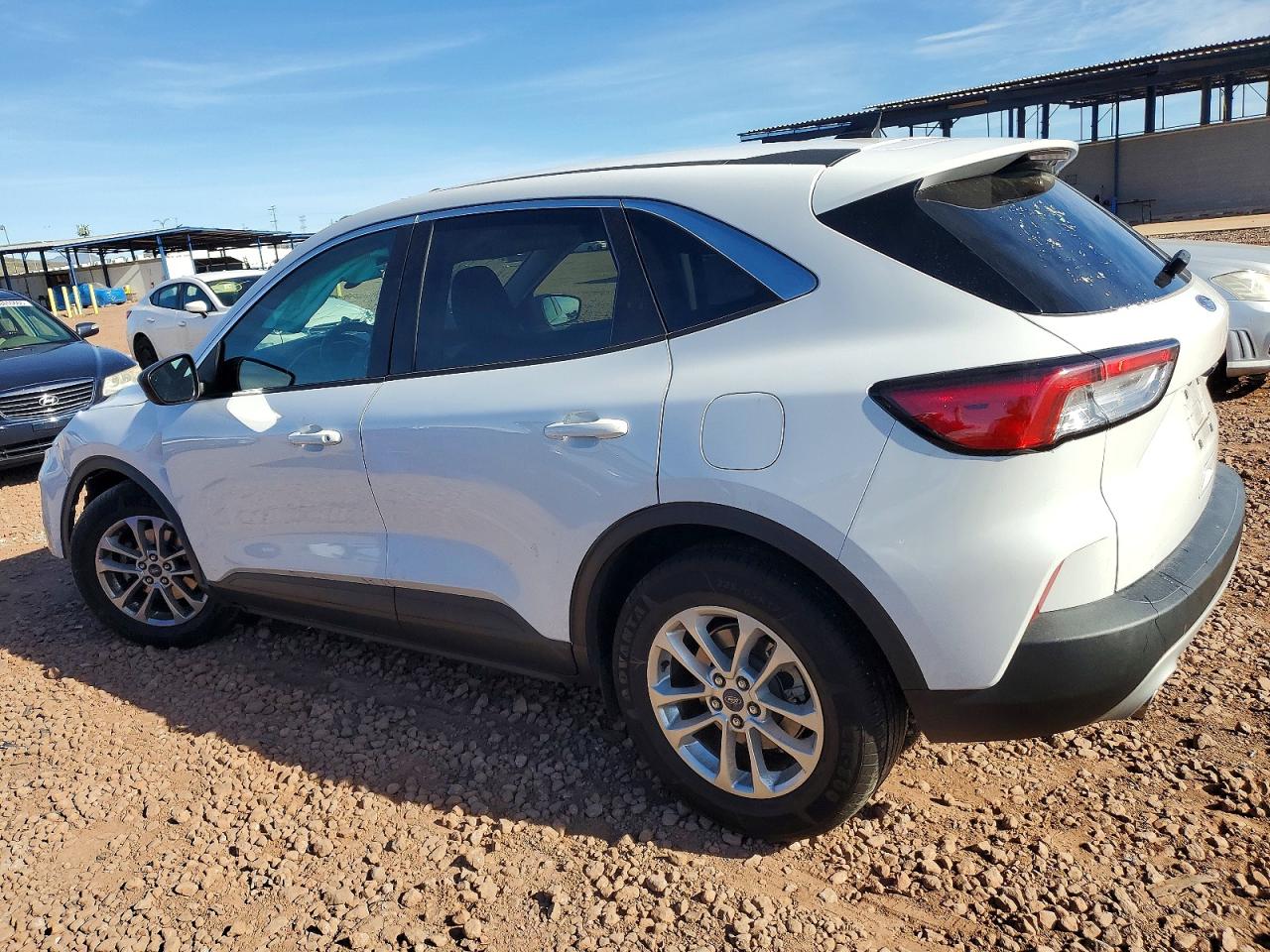 2022 FORD ESCAPE SE photo 2