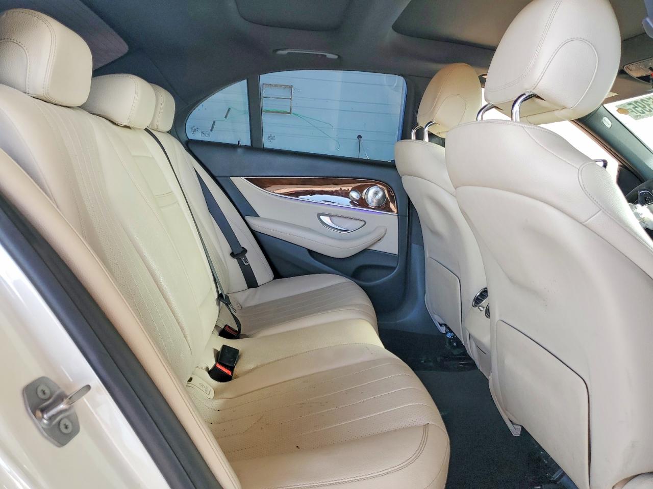 2017 MERCEDES-BENZ E 300 4MATIC photo 10