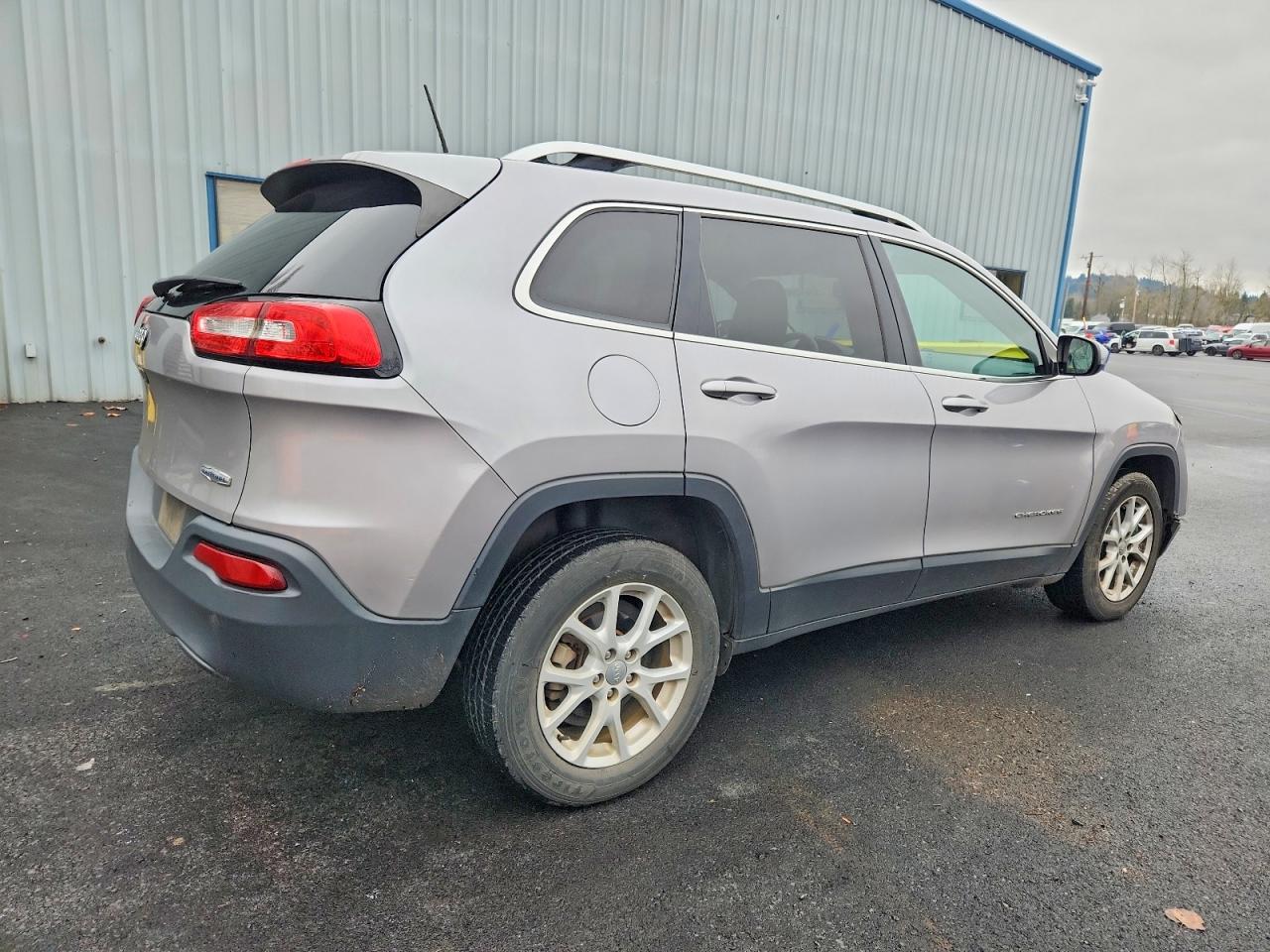 2018 JEEP CHEROKEE LATITUDE photo 3