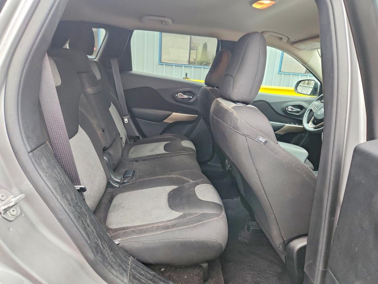 2018 JEEP CHEROKEE LATITUDE photo 11