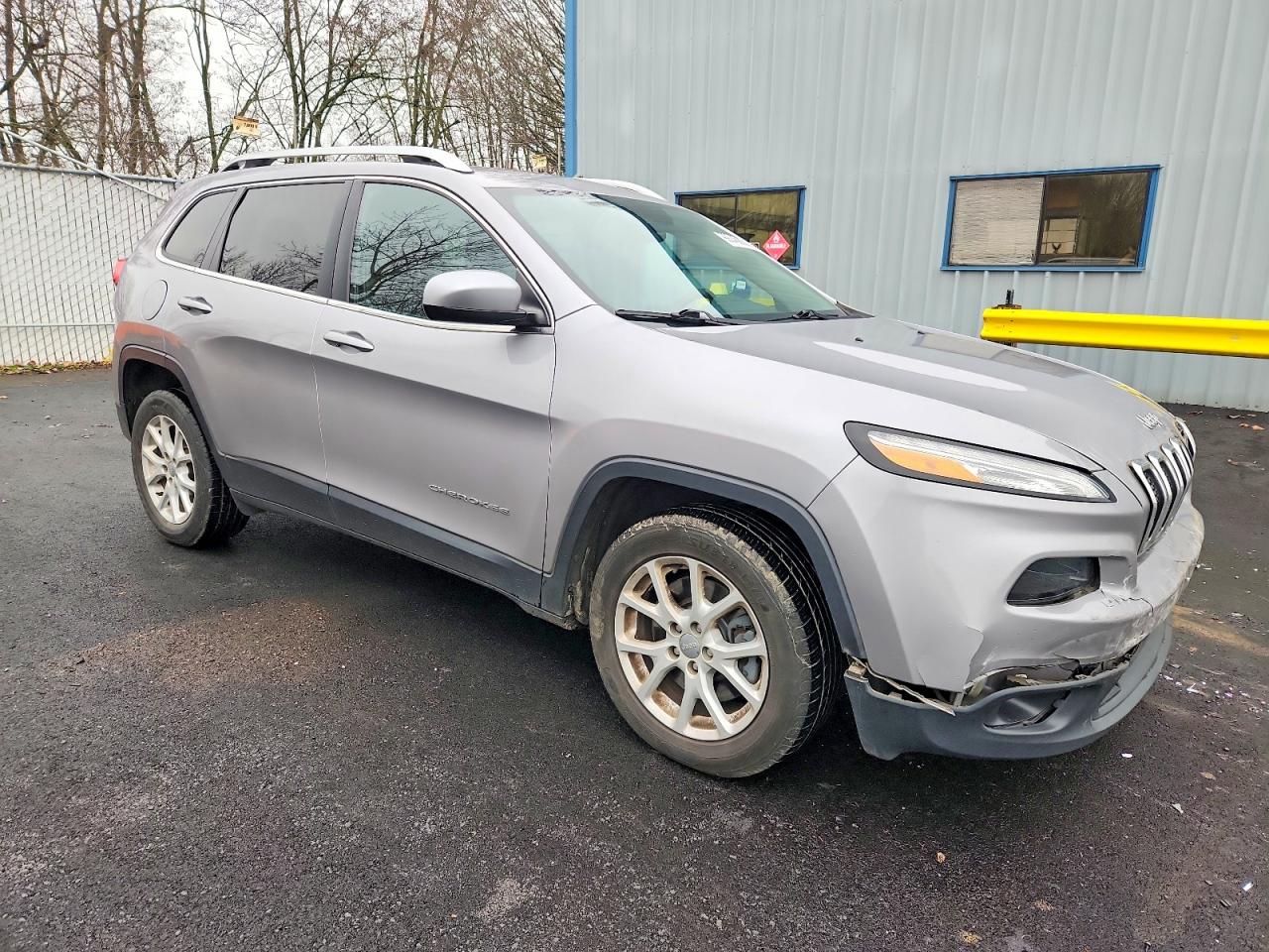 2018 JEEP CHEROKEE LATITUDE photo 4