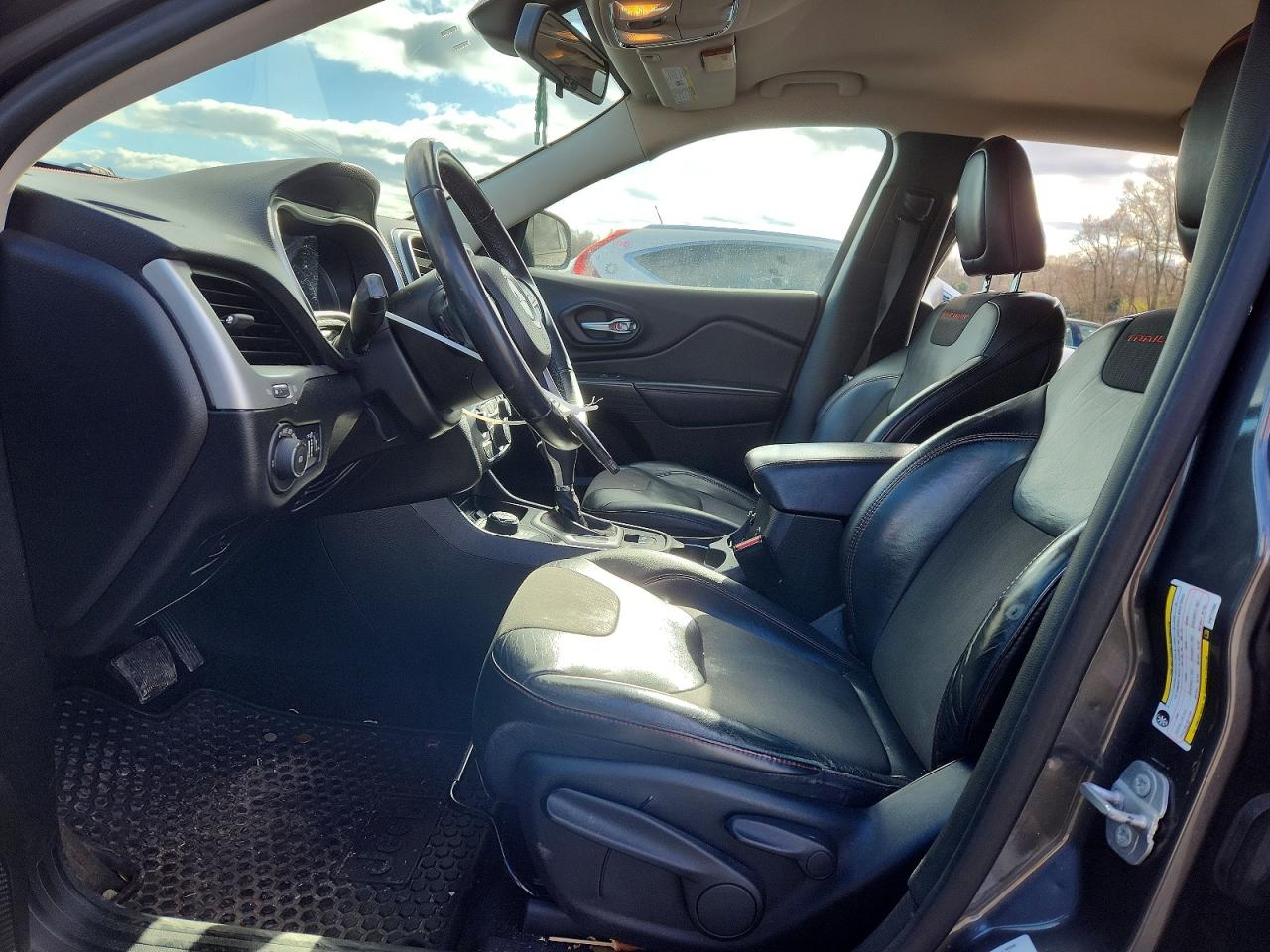 2015 JEEP CHEROKEE TRAILHAWK photo 13