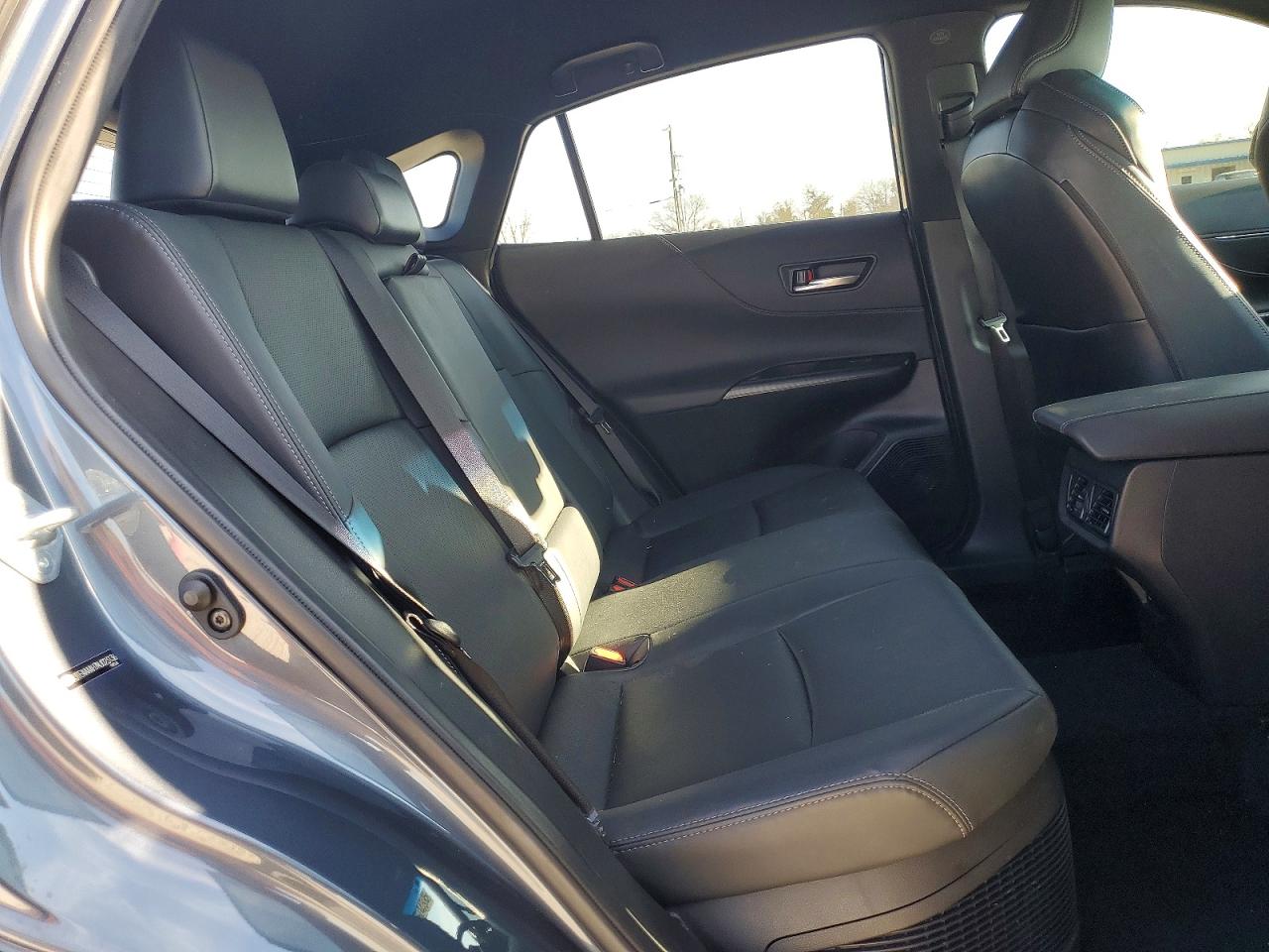 2021 TOYOTA VENZA LE photo 11
