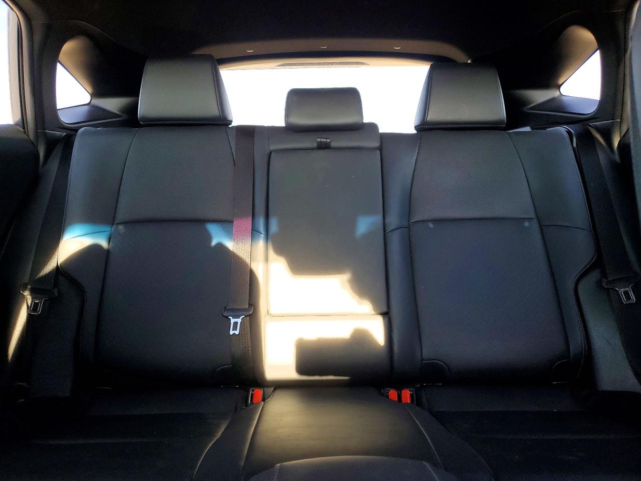 2021 TOYOTA VENZA LE photo 10