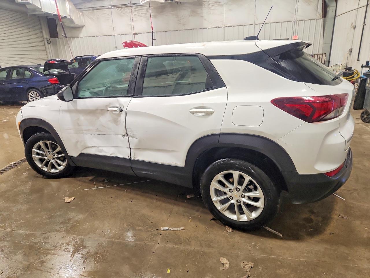 2025 CHEVROLET TRAILBLAZER LS photo 2